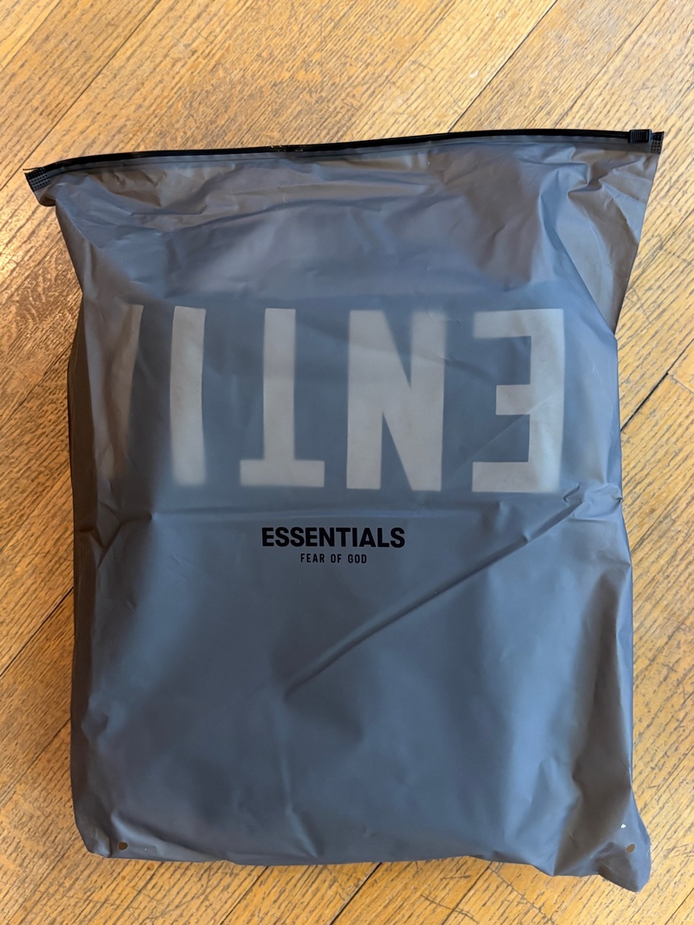 Essentials Sweatpants - Picture 7 of 7